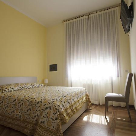 Italy Inn Janov Pokoj fotografie