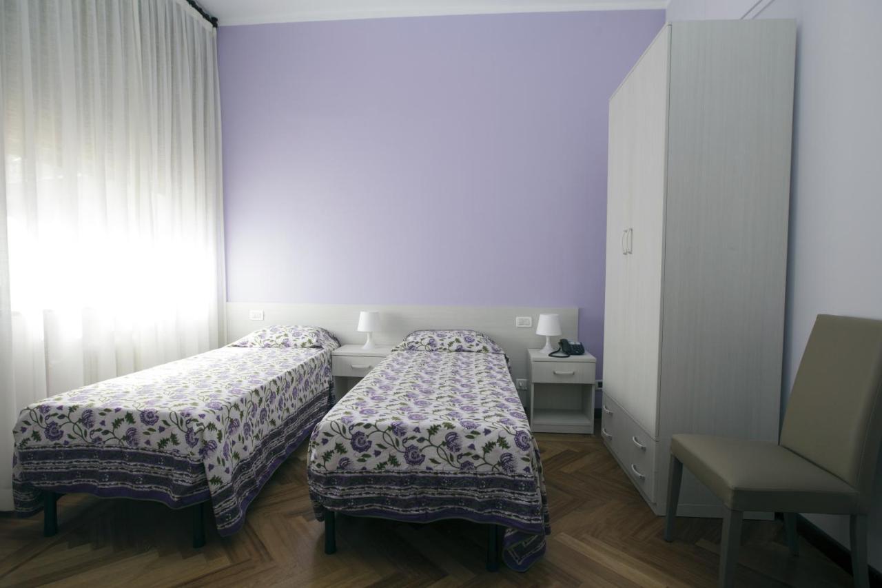 Italy Inn Janov Pokoj fotografie